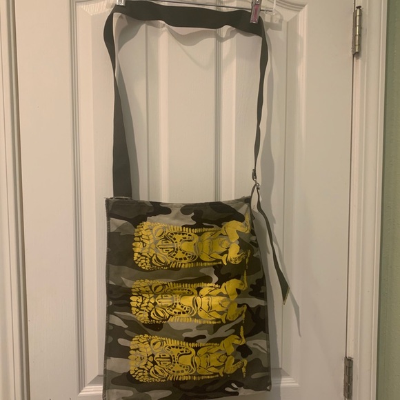 NEVER USED Gap Camouflage Messenger - Picture 1 of 5